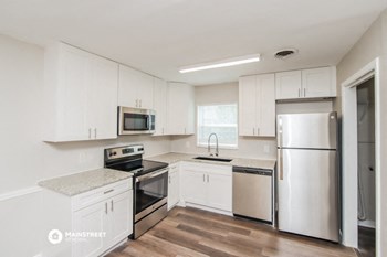 1021 BERNICE 3 Beds House for Rent - Photo Gallery 6