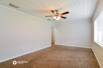 4295 VANGUARD AVE 3 Beds House for Rent - Photo Gallery 4
