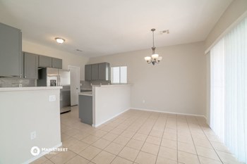 3782 E Felix Blvd 4 Beds House for Rent - Photo Gallery 5