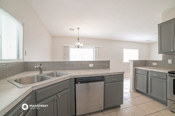 3782 E Felix Blvd 4 Beds House for Rent - Photo Gallery 6