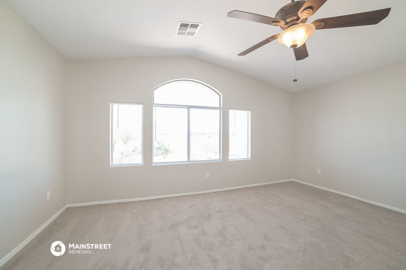 3782 E Felix Blvd