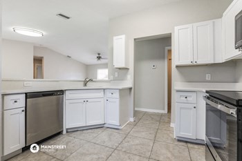 3302 SIKESTON 3 Beds House for Rent - Photo Gallery 6