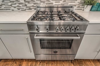 640 Mystic Ave 3 Beds Apartment for Rent - Photo Gallery 6
