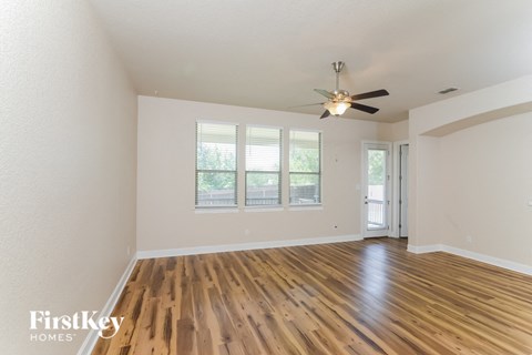 13027 Sweet Emily 4 Beds Apartment for Rent