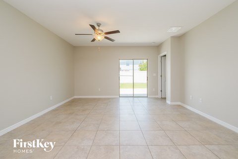 7410 PEARLY EVERLASTING AVENUE 5 Beds Apartment for Rent
