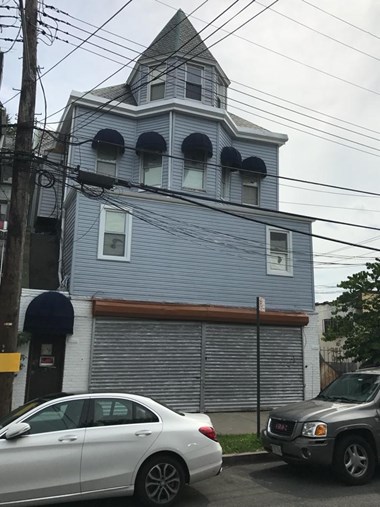 122 18Th St 3 Beds Apartment for Rent