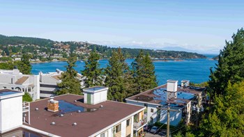 2550 Departure Bay Road 1-2 Beds Apartment for Rent - Photo Gallery 2