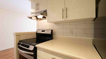 2550 Departure Bay Road 1-2 Beds Apartment for Rent - Photo Gallery 14