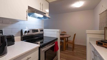 2550 Departure Bay Road 1-2 Beds Apartment for Rent - Photo Gallery 6