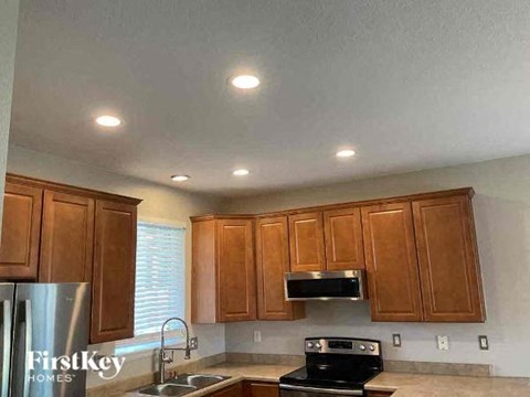 10051 Dillon 3 Beds Apartment for Rent