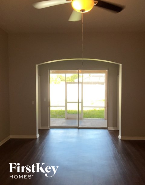 1427 MAIN STREET 4 Beds Apartment for Rent