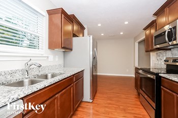 2116 Preserve Circle 3 Beds House for Rent - Photo Gallery 7