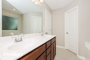 2116 Preserve Circle 3 Beds House for Rent - Photo Gallery 12