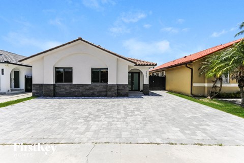 2884 W 73Rd Ter 3 Beds Apartment for Rent