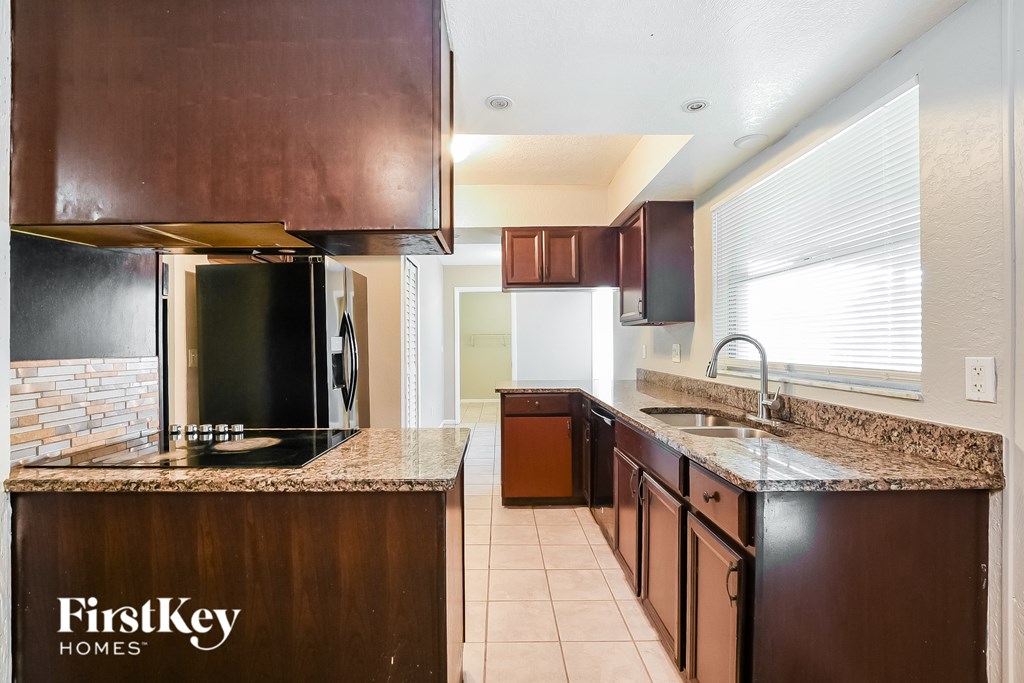 409 SEVILLE AVENUE 4 Beds House for Rent - Photo Gallery 6