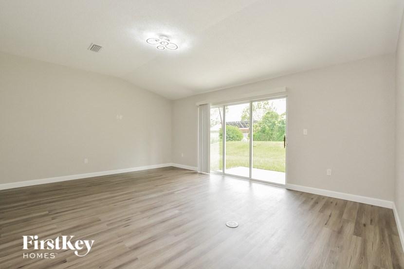 1175 ADAMS STREET 3 Beds House for Rent - Photo Gallery 3