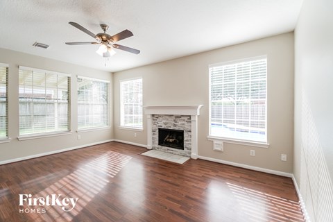 1816 Oak Lake Cir 4 Beds Apartment for Rent