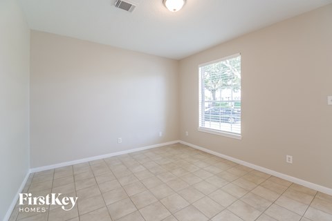 1816 Oak Lake Cir 4 Beds Apartment for Rent