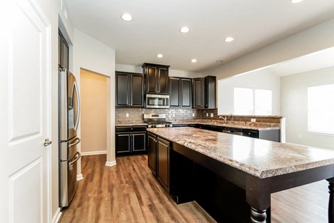 689 Keepsake Run 4 Beds Apartment for Rent