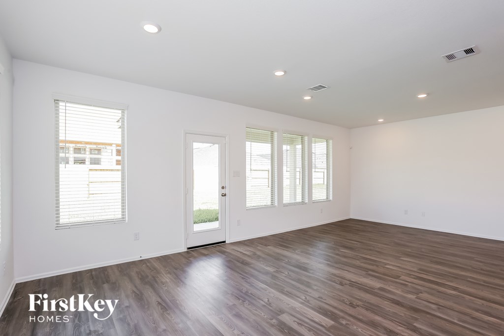 9011 Willowridge Court 5 Beds House for Rent - Photo Gallery 3