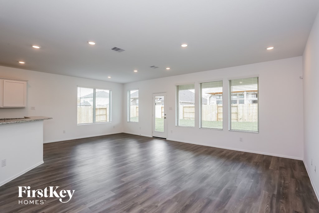 9011 Willowridge Court 5 Beds House for Rent - Photo Gallery 4