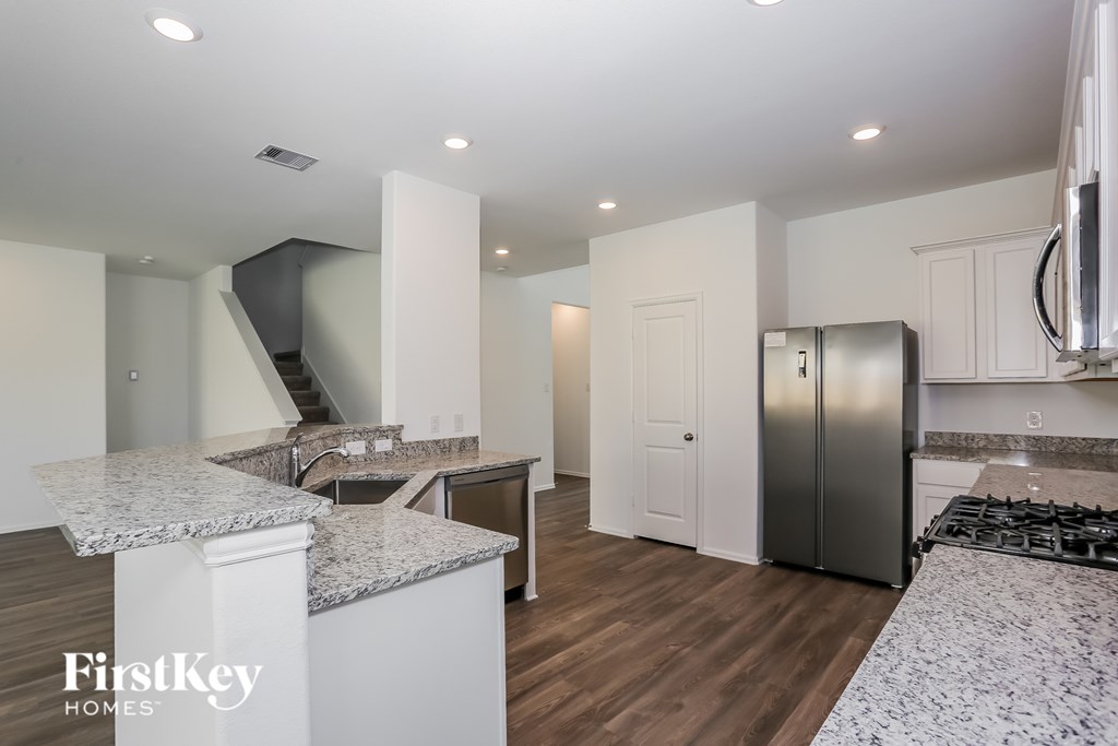 9011 Willowridge Court 5 Beds House for Rent - Photo Gallery 6