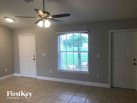 3707 7Th Street W 3 Beds Apartment for Rent