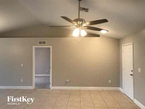 3707 7Th Street W 3 Beds Apartment for Rent