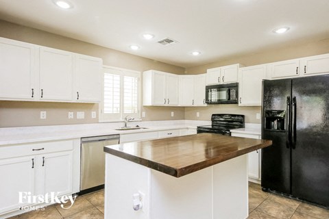 4350 E Coal Street 5 Beds Apartment for Rent