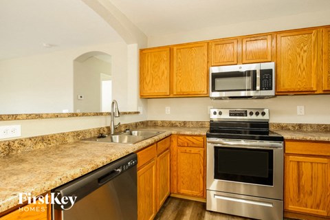 7221 W Marlette Avenue 3 Beds Apartment for Rent