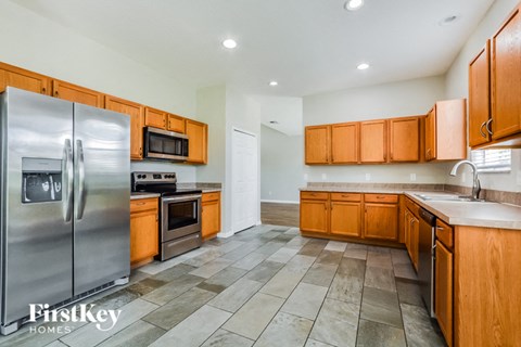 733 Wildflower Road 5 Beds Apartment for Rent