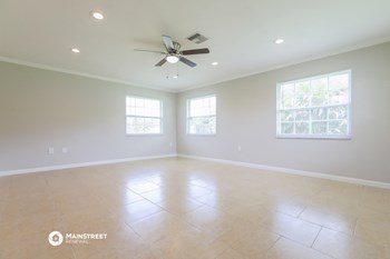 556 Lowell AVE NW 3 Beds House for Rent - Photo Gallery 5