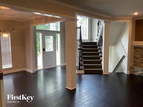 5715 Ames Avenue 4 Beds Apartment for Rent