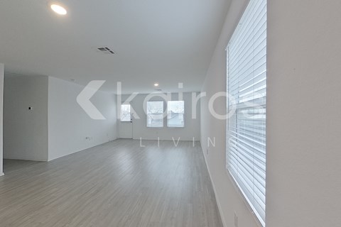 5634 Mountain Pt 4 Beds Apartment for Rent