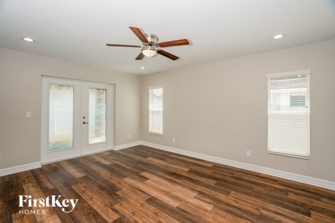 6901 JARVIS ROAD 3 Beds Apartment for Rent