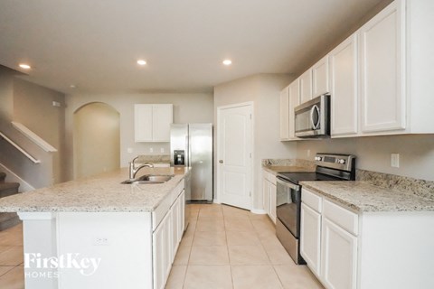 623 AUTUMN STREAM DRIVE 5 Beds Apartment for Rent