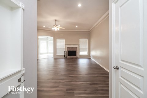 911 Joshua Dr 4 Beds Apartment for Rent