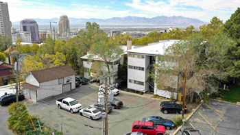 264-268 N State St Studio-2 Beds Apartment for Rent - Photo Gallery 7