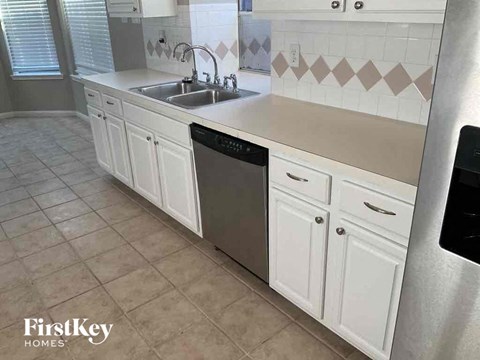 2208 Palm Lagoon Dr 4 Beds Apartment for Rent