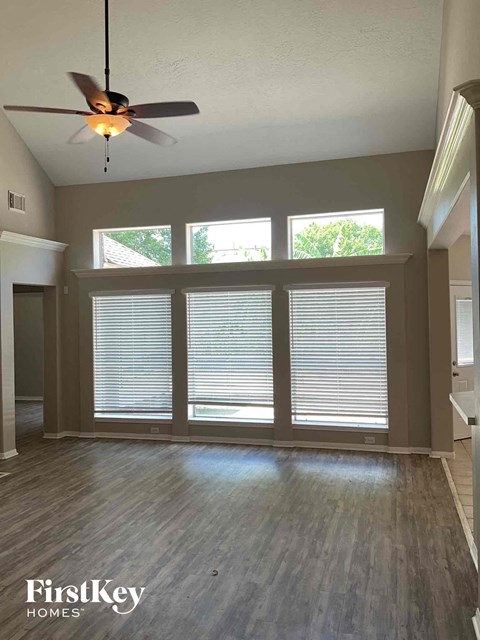 2208 Palm Lagoon Dr 4 Beds Apartment for Rent