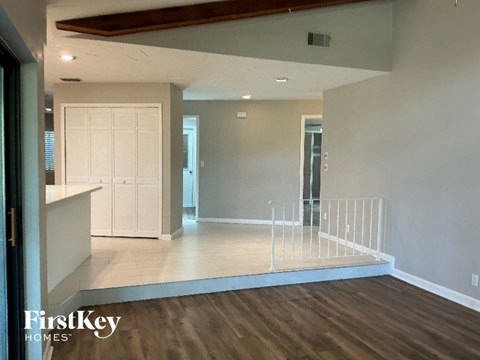 80 WESTFIELD LANE 3 Beds Apartment for Rent
