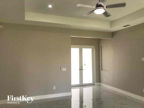 3305 26 ST SW 3 Beds Apartment for Rent
