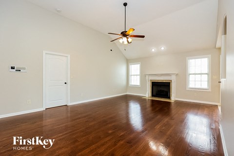 698 Ellie Nat Drive 5 Beds Apartment for Rent