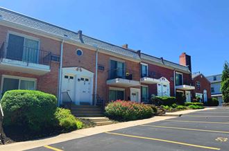 97 Ashland Avenue Studio-3 Beds Apartment for Rent