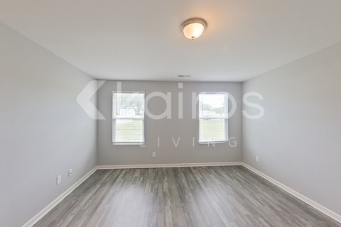 102 Kyles Dr 4 Beds Apartment for Rent
