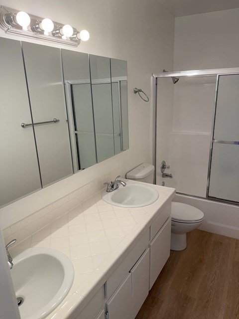 15006 Inglewood Ave 1-3 Beds Apartment for Rent - Photo Gallery 2