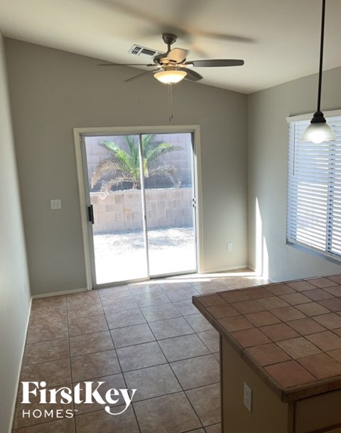 3392 W Via Campana De Oro 3 Beds House for Rent - Photo Gallery 4
