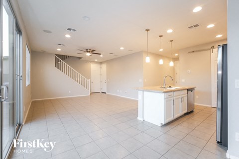 4813 W LYDIA Lane 3 Beds Apartment for Rent