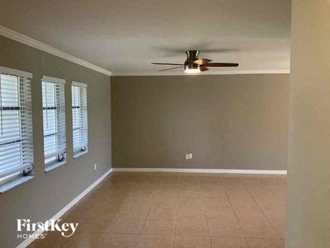 1803 SE 8Th Ter 3 Beds Apartment for Rent