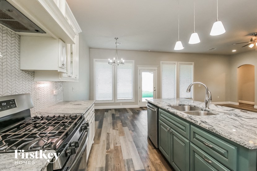 13904 Hutchinson Pl 3 Beds House for Rent - Photo Gallery 5